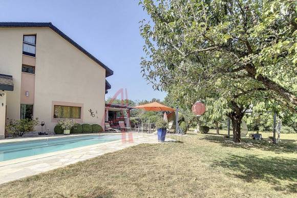 BOGIS-BOSSEY, villa avec piscine